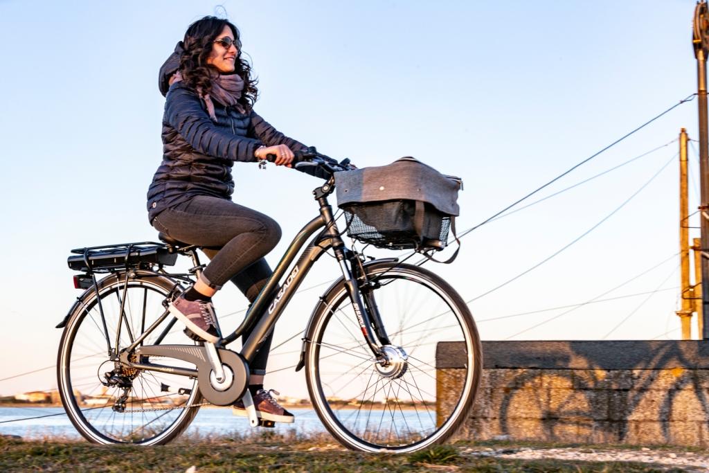 Dámsky elektrobicykel E-Aura 28