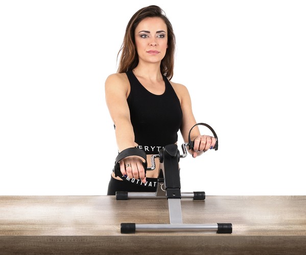 Pedálový trenažér s displejom