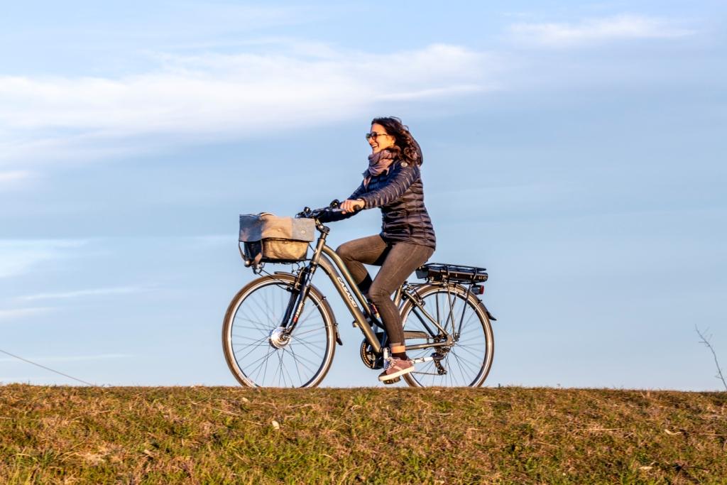 Dámsky elektrobicykel E-Aura 28